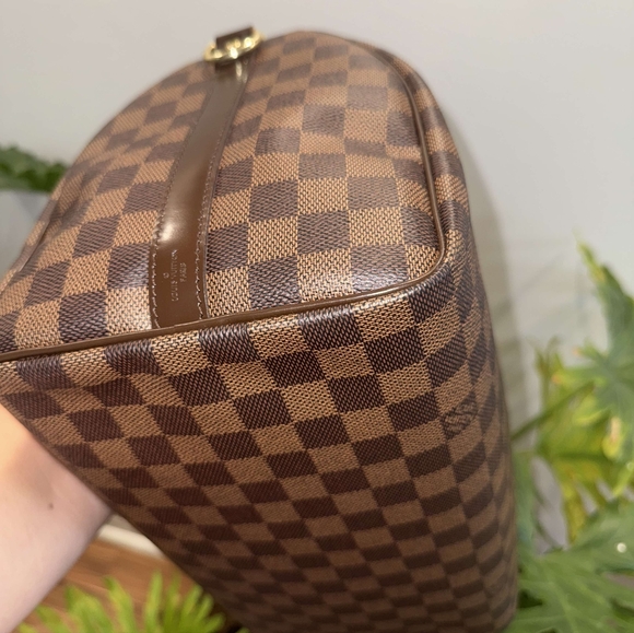 Authentic Louis Vuitton Speedy Bandouliere 30 in excellent condition. - Picture 6 of 8